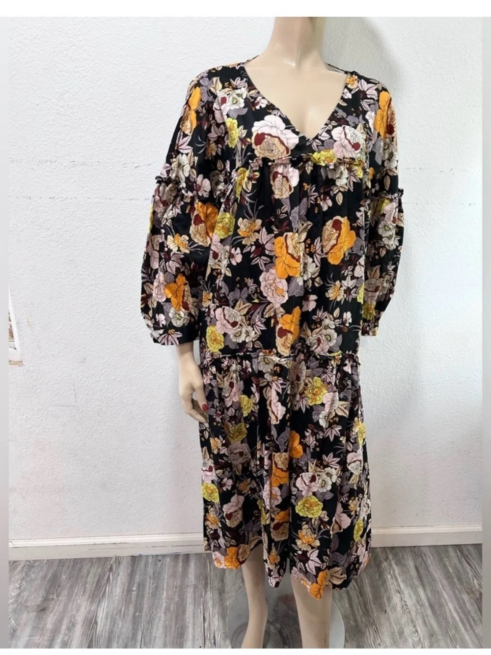 Who what wear Plus-Size Floral V-Neck High-Low Dress in Black